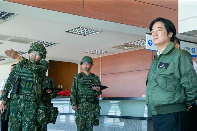 台灣新聞通訊社-影》漢光演習驗證戰場應變 賴清德登八里艦視導濱海打擊