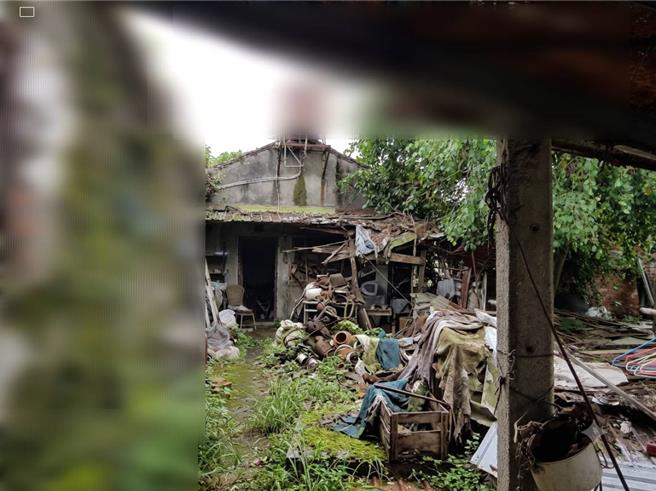 台灣新聞通訊社-88歲翁欠7萬罰鍰遭查封土地!住處如廢墟 家屬出手保祖產
