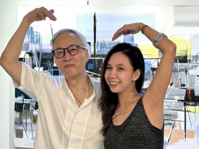 台灣新聞通訊社-姜厚任認愛小24歲女友被疑詐騙！他親回12點揭真相：是我拐坑她吧