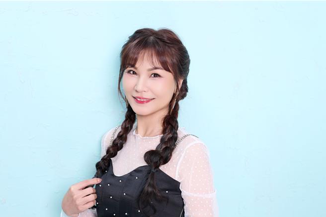 台灣新聞通訊社-爸爸肝癌逝世!42歲本土女星唱一半突聞亡父味道當場崩潰