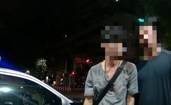 台灣新聞通訊社-新莊街頭擂台!2男酒後摔角輸贏 竟是高中好友聊時事爆衝突