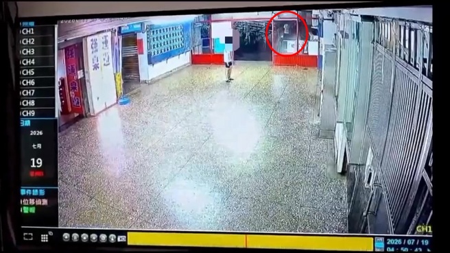 台灣新聞通訊社-淡江「翰林館」宵夜遭竊!外籍男摸走饅頭蛋餅 警鎖定追緝中