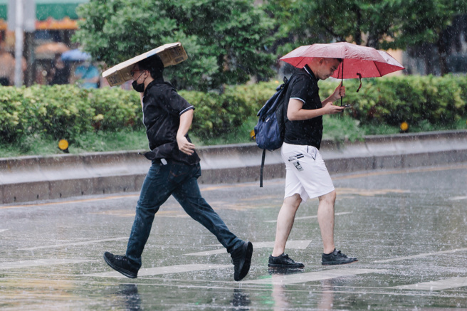 台灣新聞通訊社-天氣》西南風、低壓帶甩豪雨 未來一周中南部降雨多