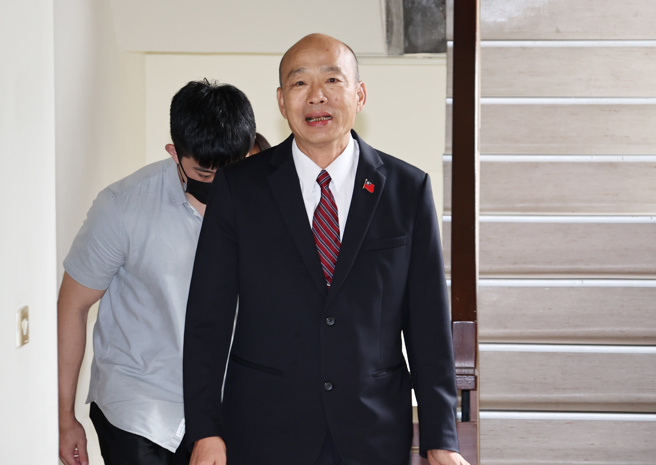 台灣新聞通訊社-總預算協商 藍白一度不簽字 韓國瑜再嗆:立院被黑暗力量控制住