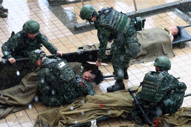 台灣新聞通訊社-漢光42》「快叫、叫大聲點」 戰傷救護演練 教官發言勁爆