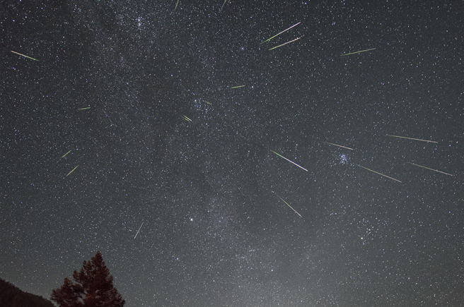 台灣新聞通訊社-英仙座流星雨來臨!「無月之夜」加持 最多百顆流星