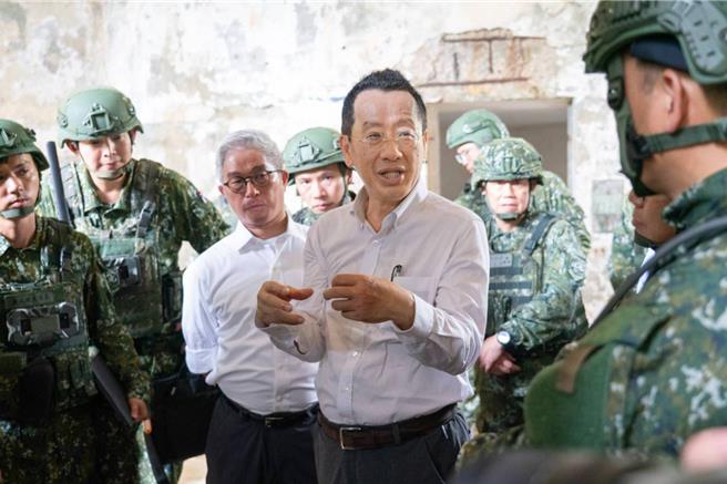 台灣新聞通訊社-漢光42》效法美軍即戰力 顧立雄視導3D列印無人機「戰場急造」