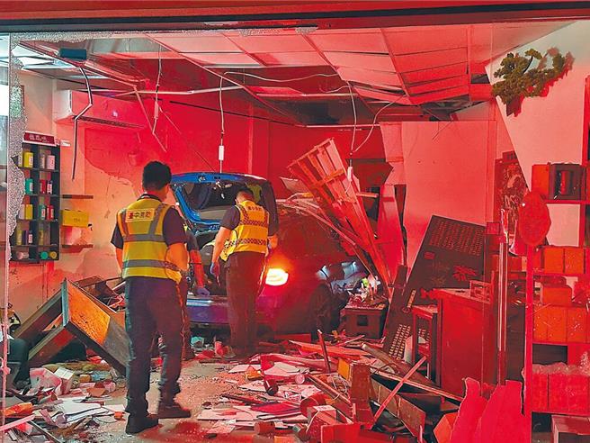 台灣新聞通訊社-BMW衝進茶行撞死熟睡婦 毒男:不好戒!遭重判