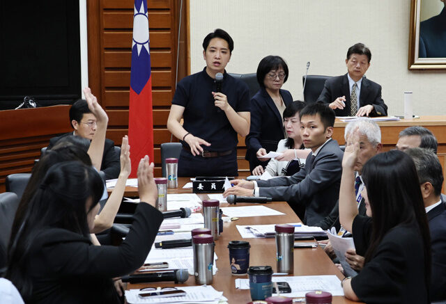 台灣新聞通訊社-立院備詢竟然「被罰站」？   李洋回應了
