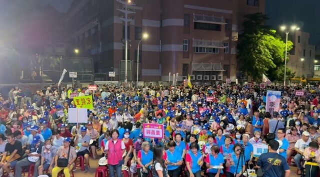 台灣新聞通訊社-柯志恩楠梓廟口開講大爆場 他揭賴瑞隆場子驚人人數