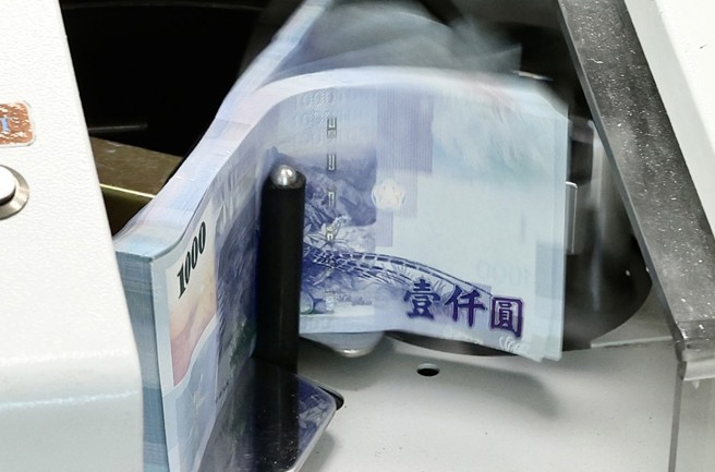 台灣新聞通訊社-未來帳戶三讀通過 你怎 麼看？7萬人網路投票結果驚人
