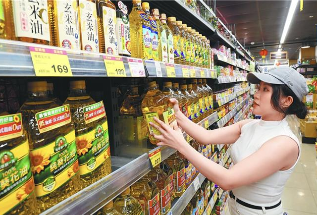 台灣新聞通訊社-台糖5月早揪出致癌油 最強菜農酸南部首長跌落神壇：稽查成笑話