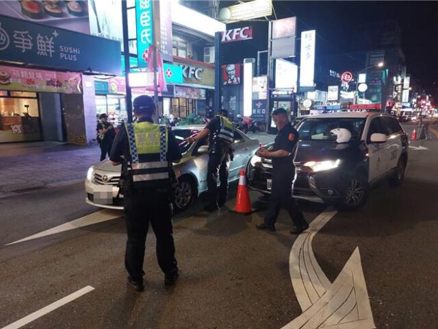 台灣新聞通訊社-桃警「雷霆除暴」狂掃140件刑案！ 失聯6年移工跳車逃跑秒遭壓制