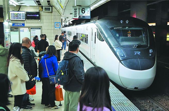 台灣新聞通訊社-外面晴空萬里、地下竟下雨!台鐵萬華車站漏水原因曝