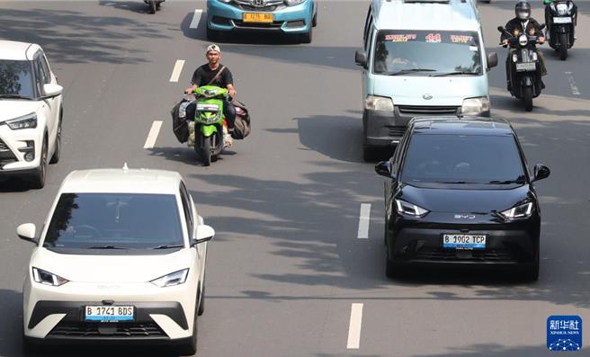 台灣新聞通訊社-日媒:陸車企以「非EV」在印尼挑戰日系車