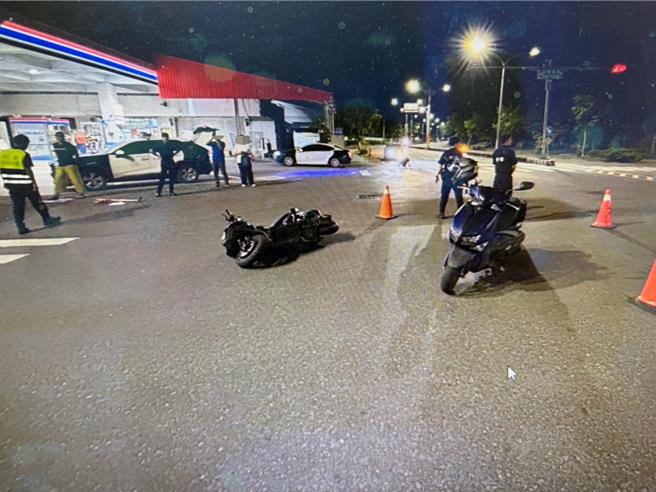 台灣新聞通訊社-男子騎車遭撞失控狂吼 警方曝違規原因狠打臉