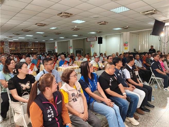 台灣新聞通訊社-結合模範父親表揚!二崙「讓爺奶成為心中的寶」公益演唱會登場
