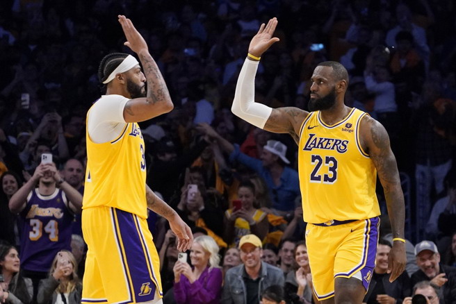 台灣新聞通訊社-NBA》前湖人助教揭密「詹眉」合練少 竟因戴維斯愛賴床