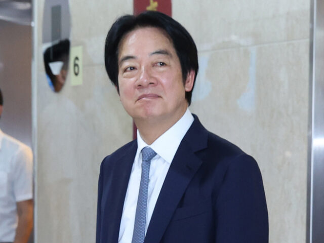 台灣新聞通訊社-毒油案換林靜儀護台糖  醫酸賴「鬥雞性格」 把725當耳邊風