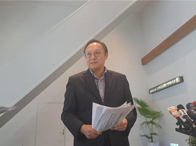 台灣新聞通訊社-綠助理批中市府  鄭照新籲向衛福部索資 不給就是看不起柯建銘