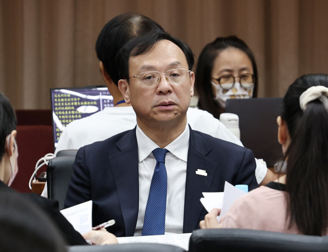 台灣新聞通訊社-凌濤批政府幫毒油開脫 點名這3人：真的沒瀆職、圖利業者？